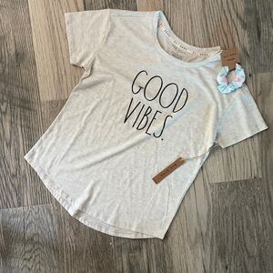 Rae Dunn NWT Good Vibes t-shirt‎ with hair tie womens XS